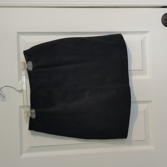 NWT Miami (Francesca'Embroidered Floral black skirt, Size Medium - Picture 5 of 5